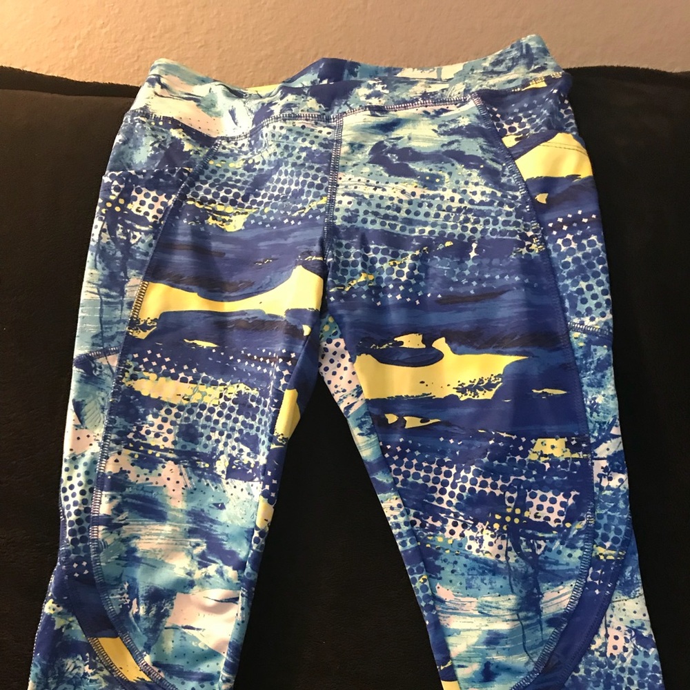Forever 21 cropped workout leggings